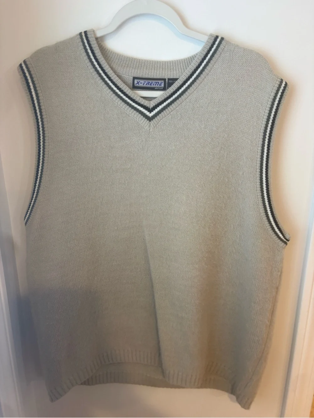 X-TREME Men’s Light Gray V-Neck Sweater with Contrast Stripe